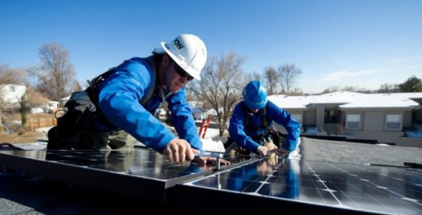 Montagem e manutenção de sistemas fotovoltaico por hora técnica 